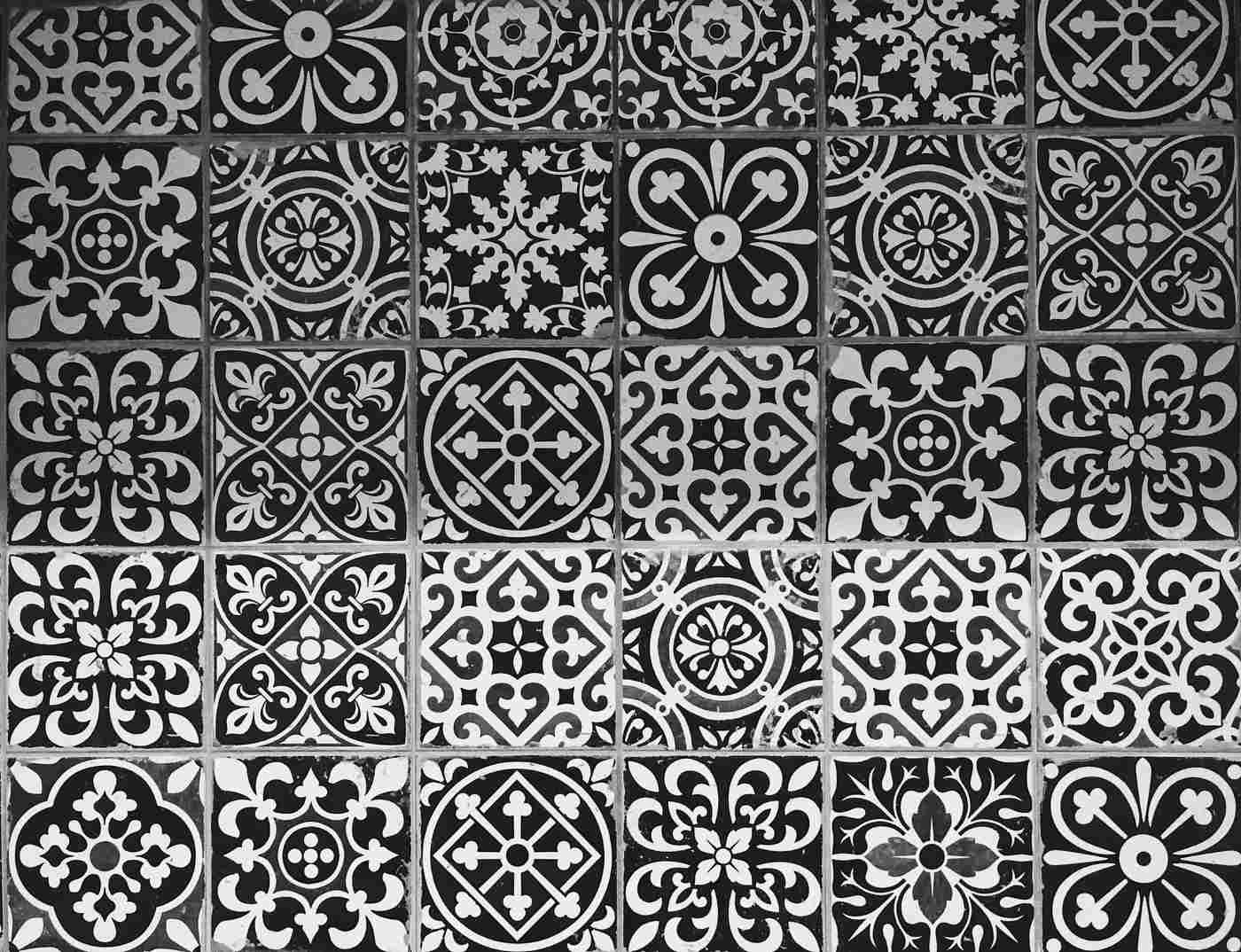 Black and white ceramic tiles - how long does tile grout take to dry