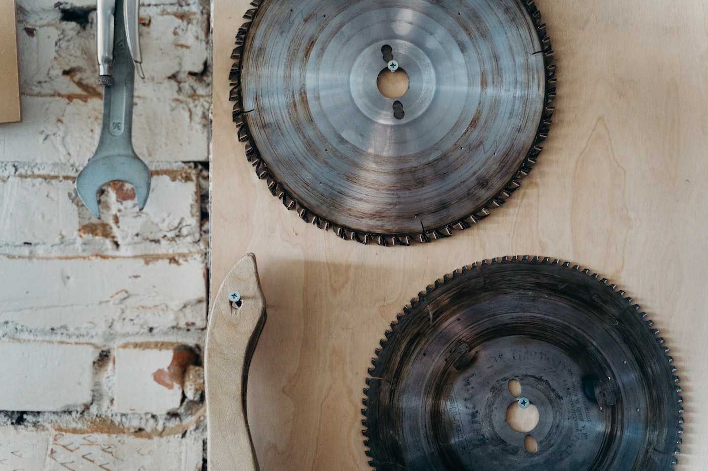 Sawblades on wall - miter saw vs circular saw