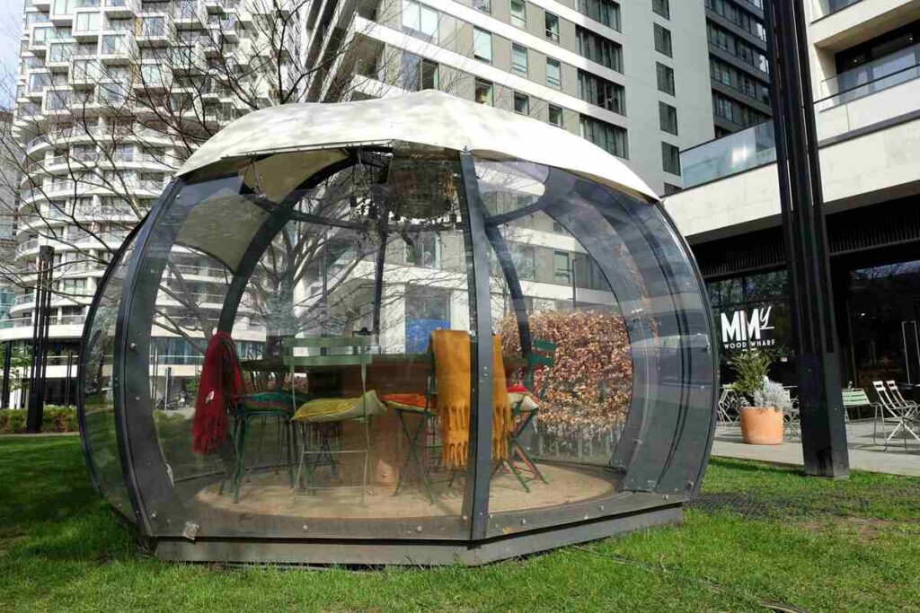 Dining pod igloo dome bubble